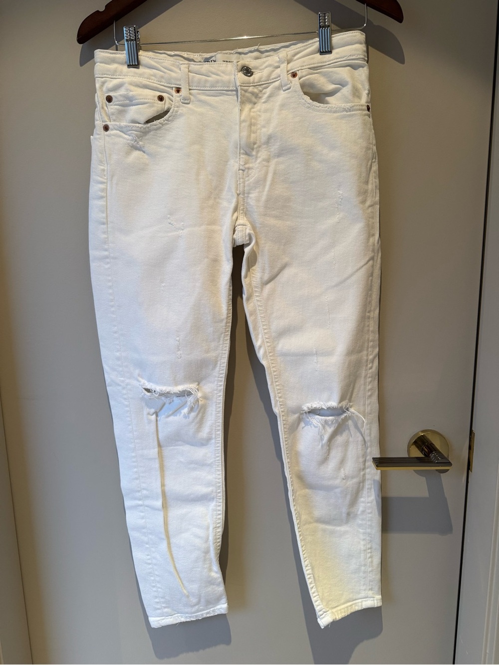 Zara Women’s White Denim Jeans